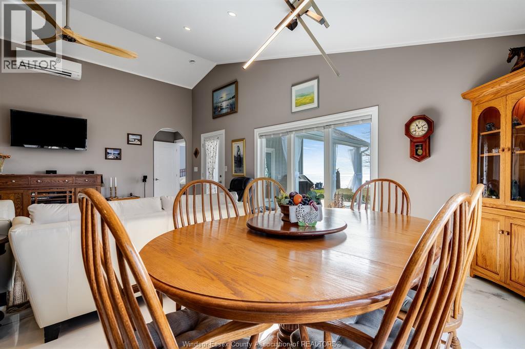 952 Hiawatha Beach - 17