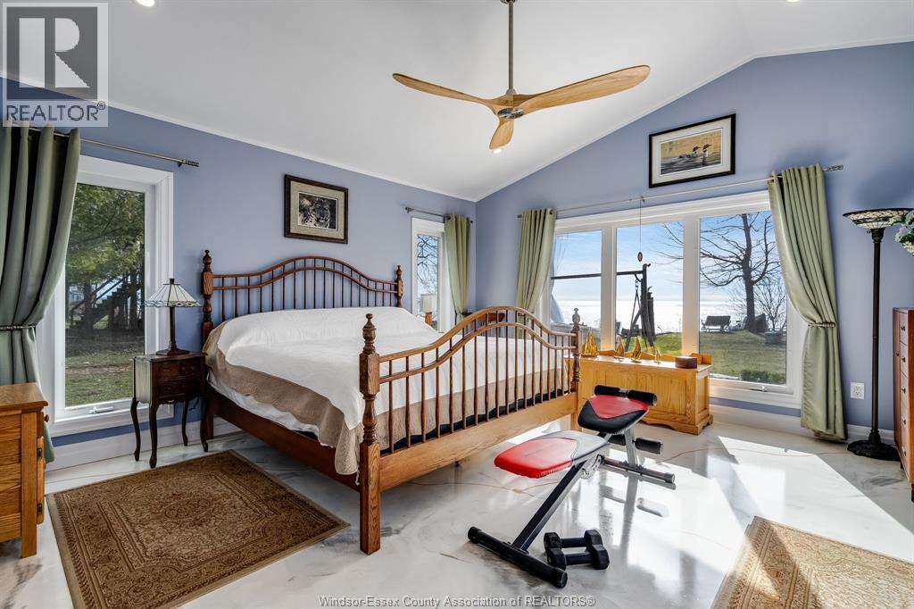 952 Hiawatha Beach - 18