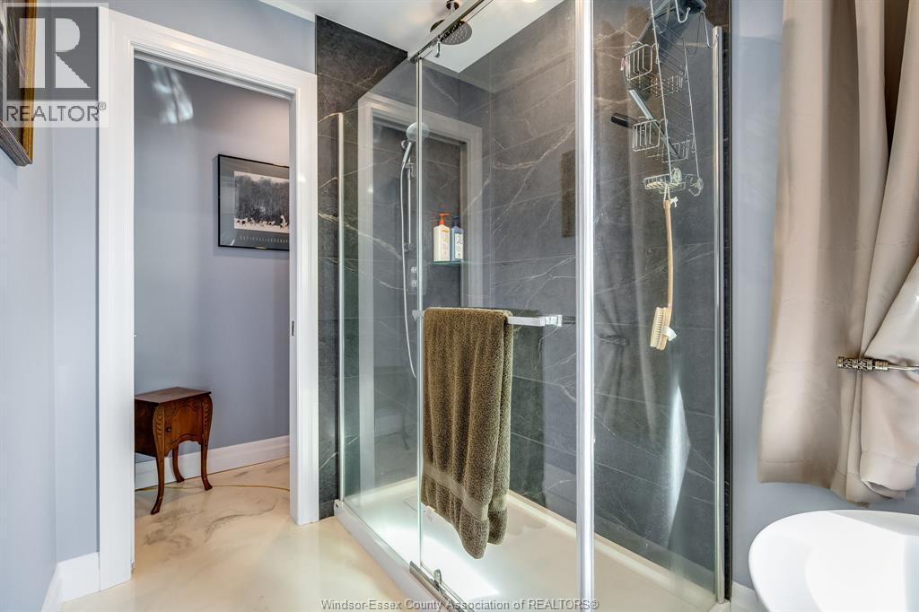 952 Hiawatha Beach - 24