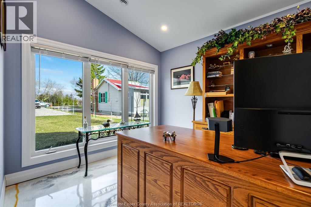 952 Hiawatha Beach - 26