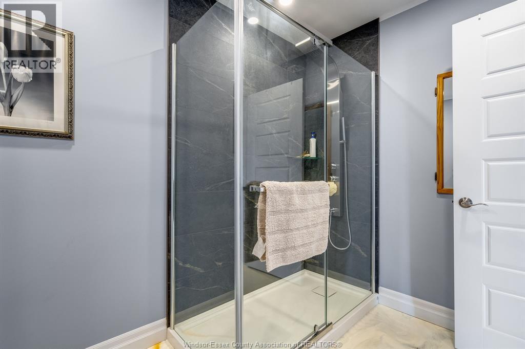 952 Hiawatha Beach - 29