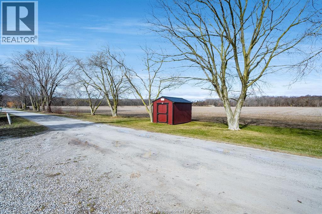 952 Hiawatha Beach - 31