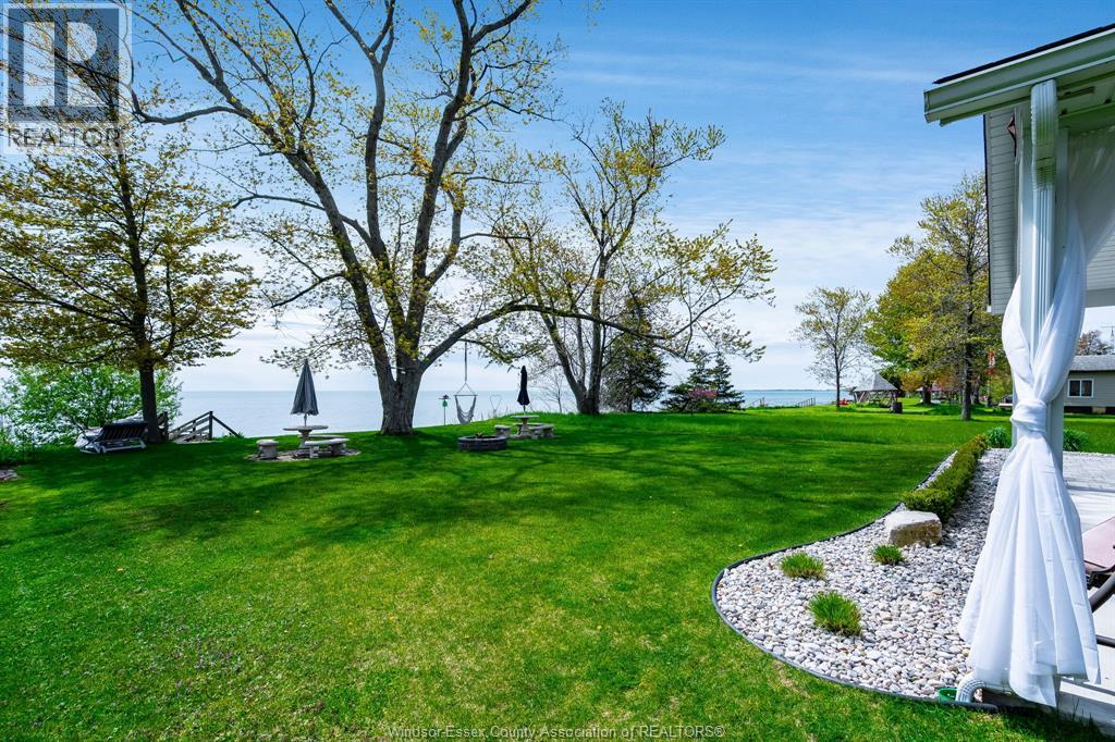 952 Hiawatha Beach - 37