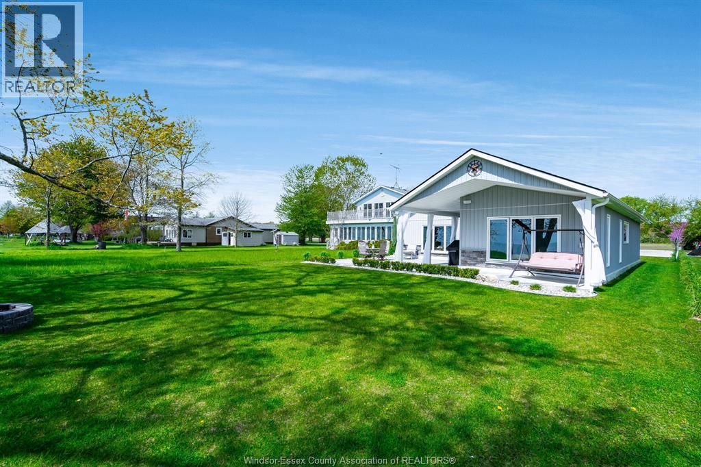952 Hiawatha Beach - 40