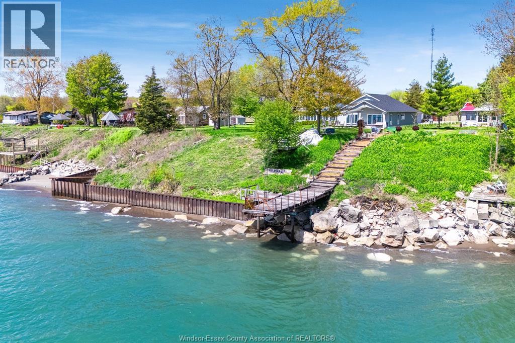 952 Hiawatha Beach - 45