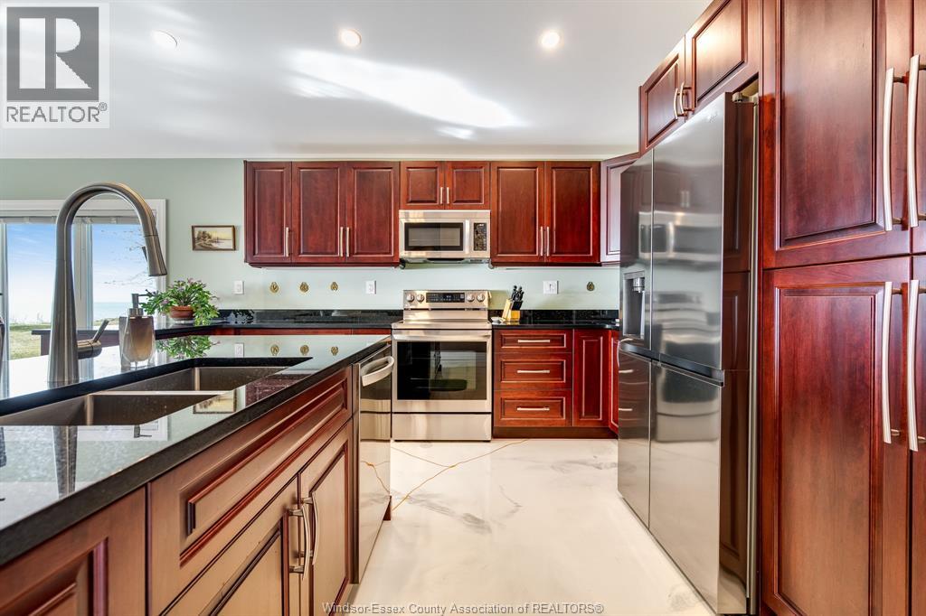 952 Hiawatha Beach - 7