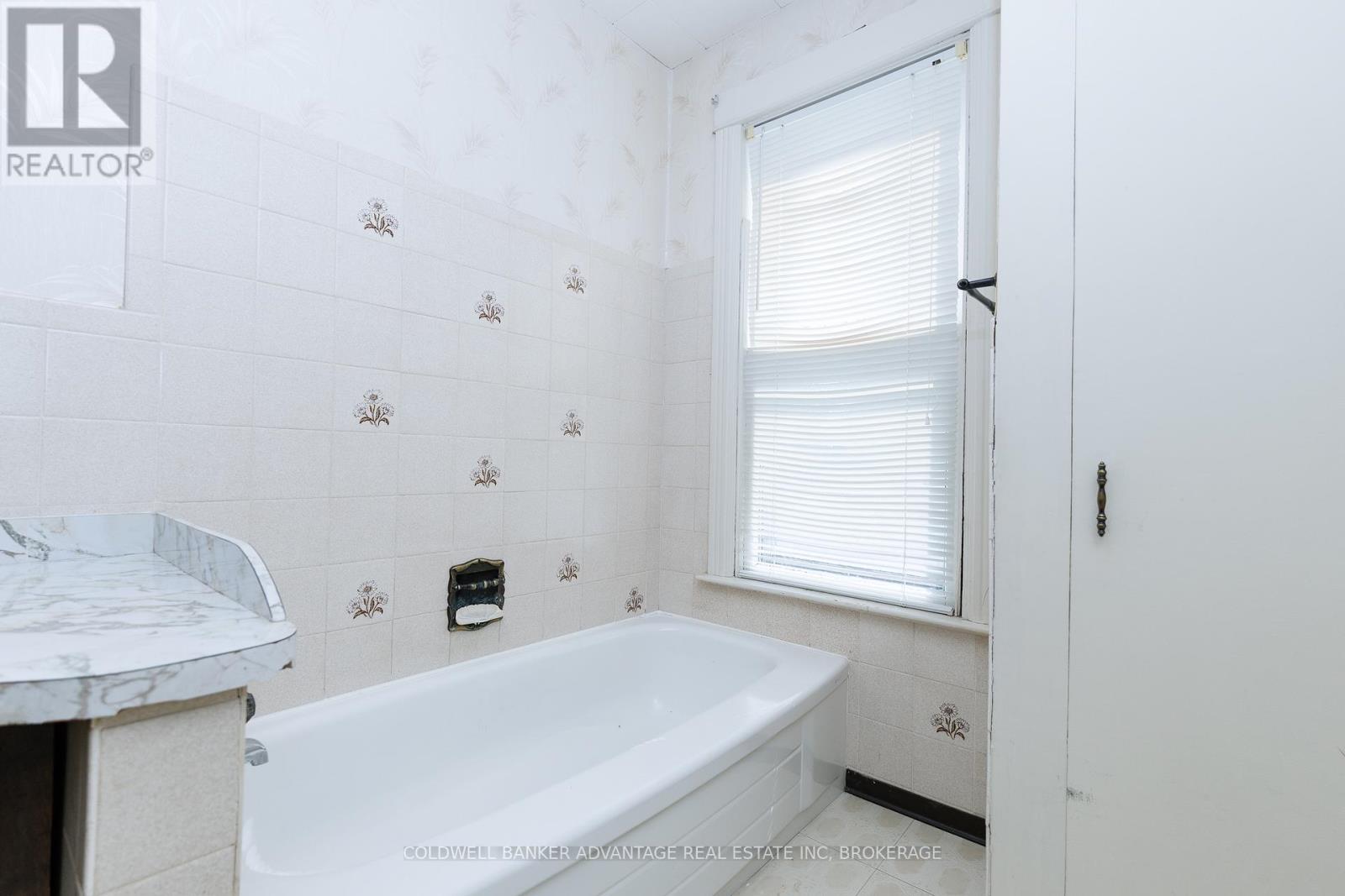 48 EMPIRE STREET - 23