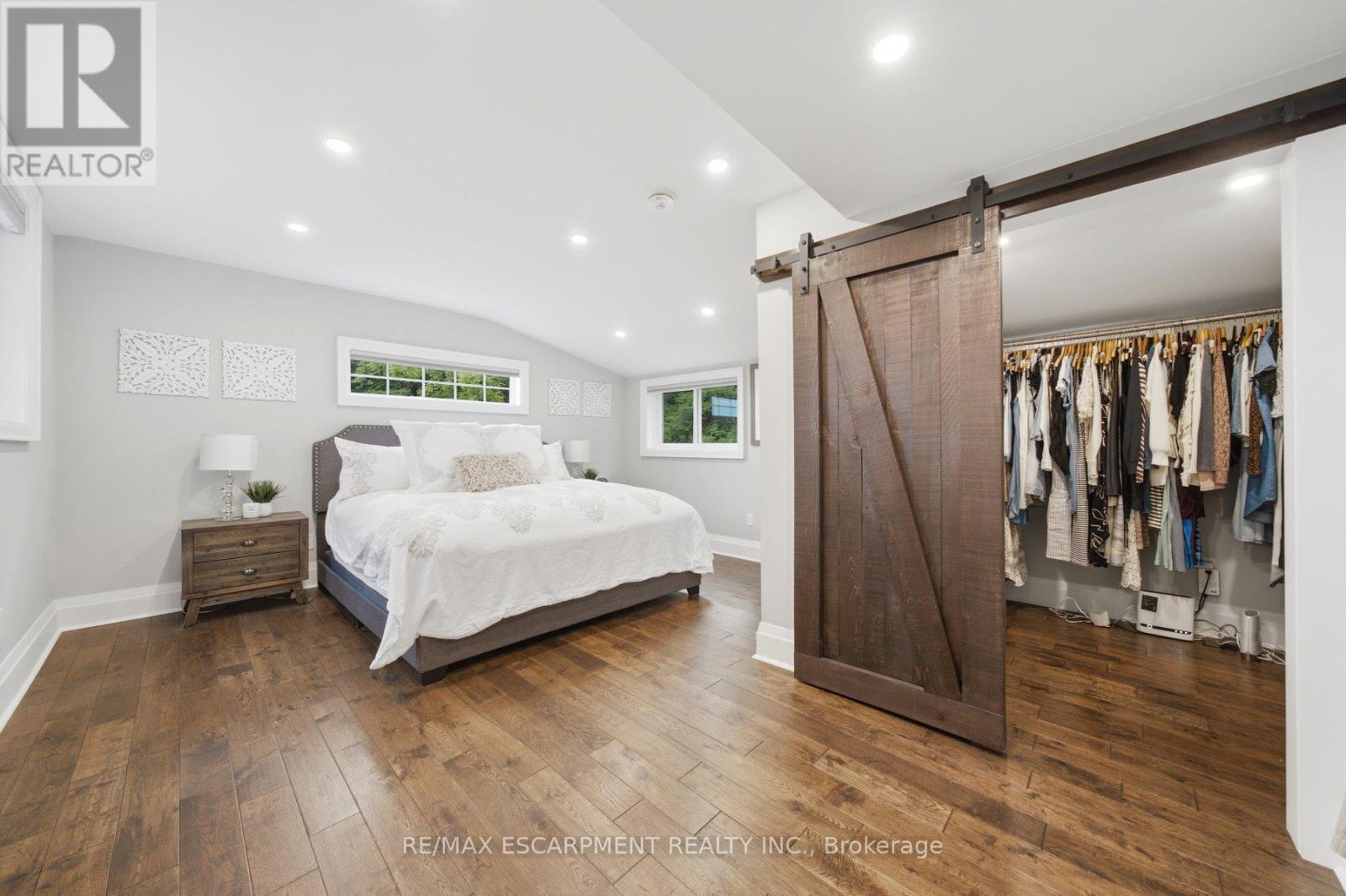 44 NEW MOUNTAIN ROAD - 24