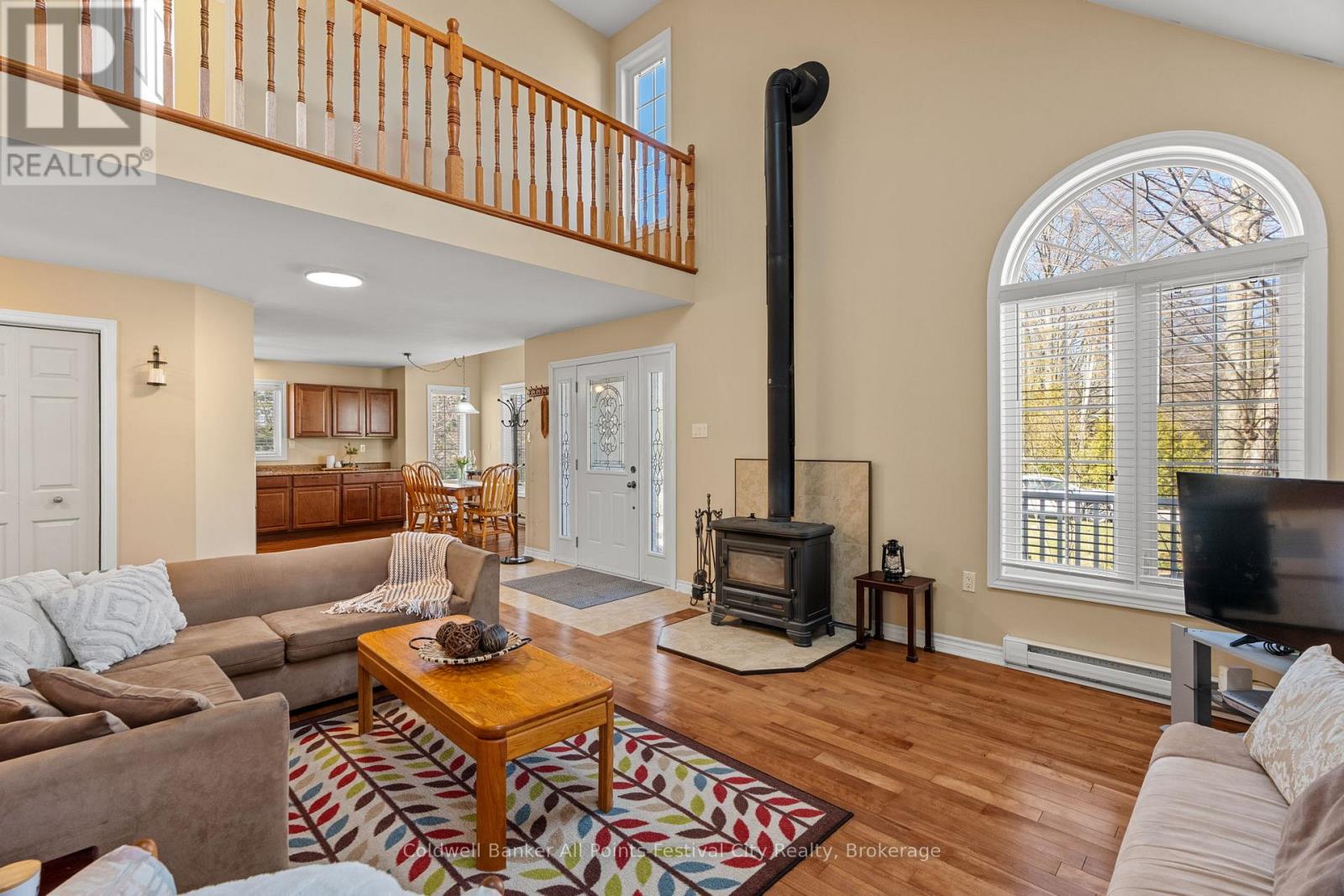 207 BIRCH CRESCENT - 9