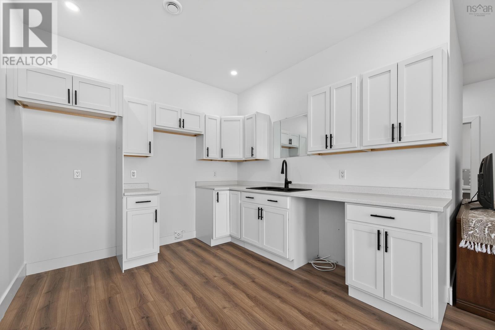 940 Hills Road - 23