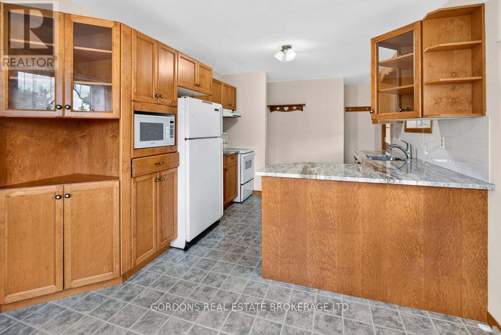 450 CHARLES STREET N - Image 19