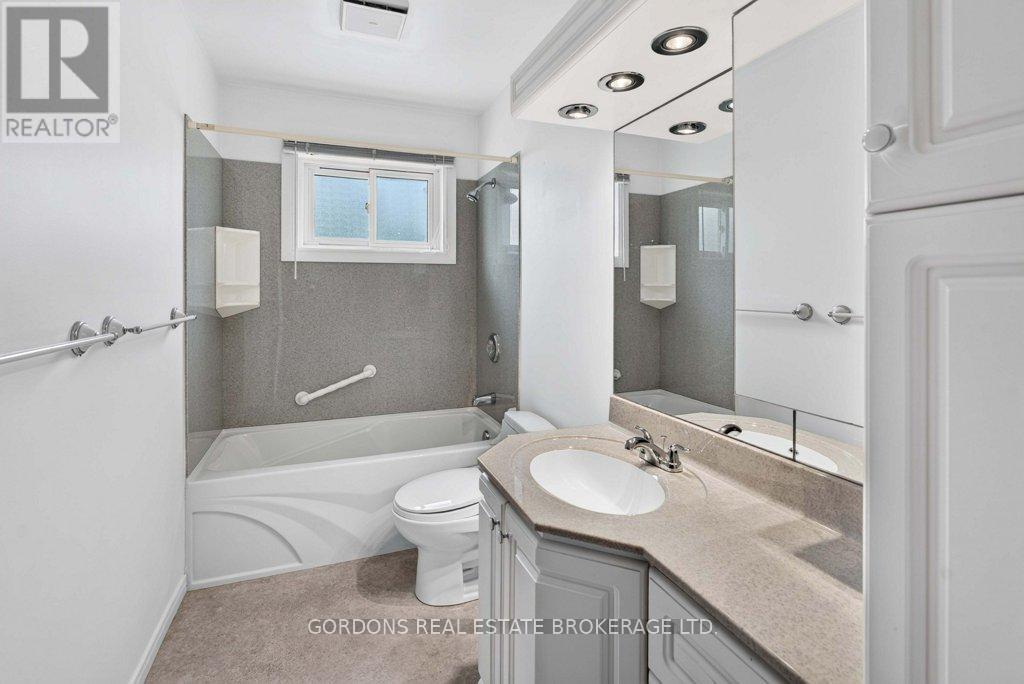 450 CHARLES STREET N - Image 27