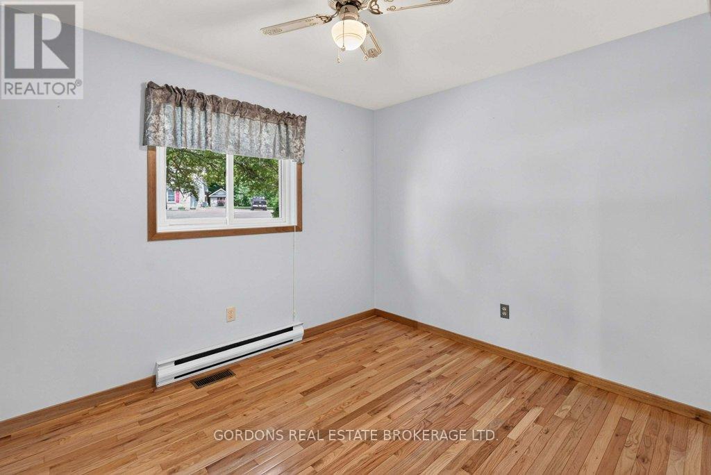 450 CHARLES STREET N - Image 30