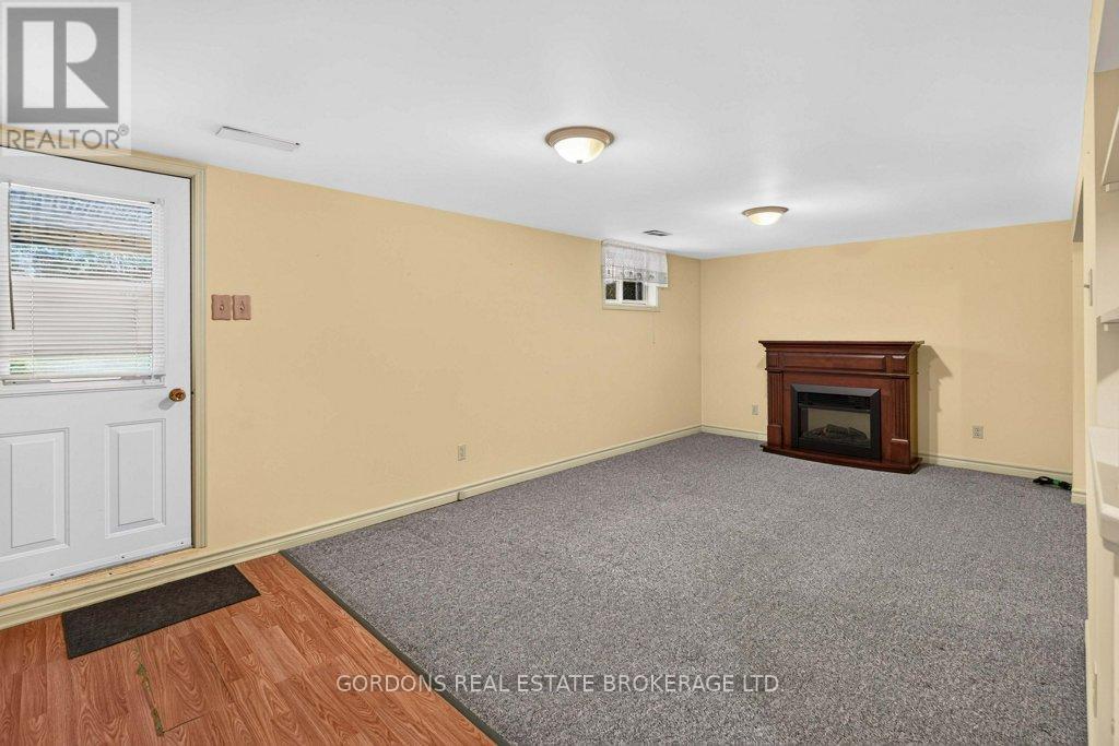 450 CHARLES STREET N - Image 34