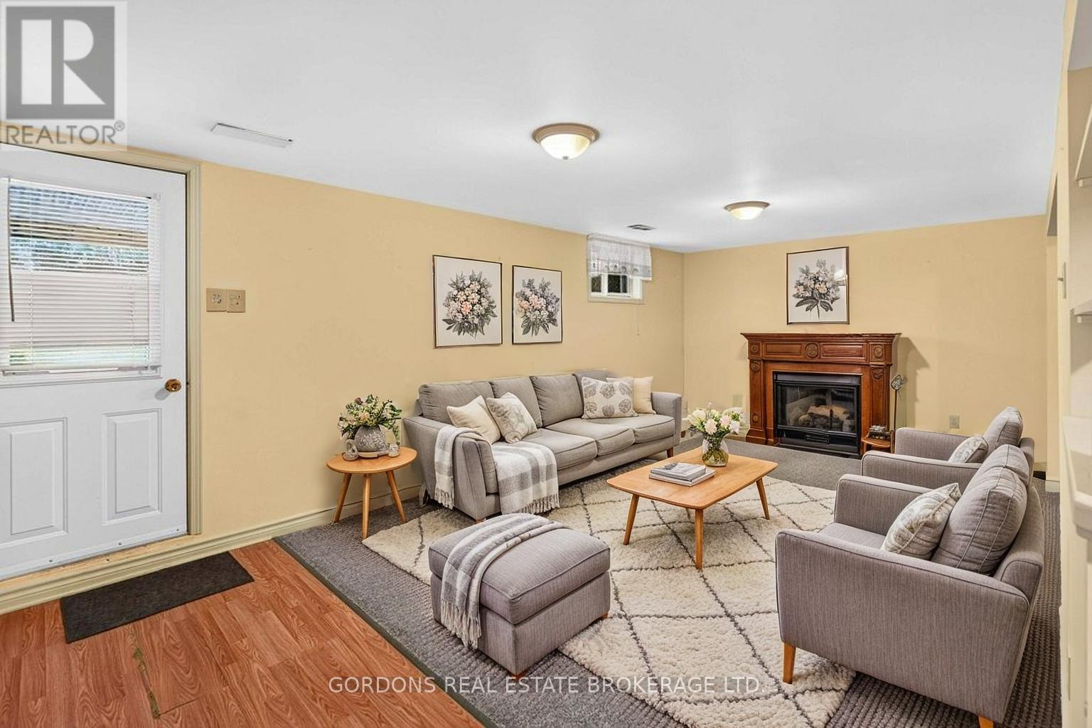 450 CHARLES STREET N - Image 35