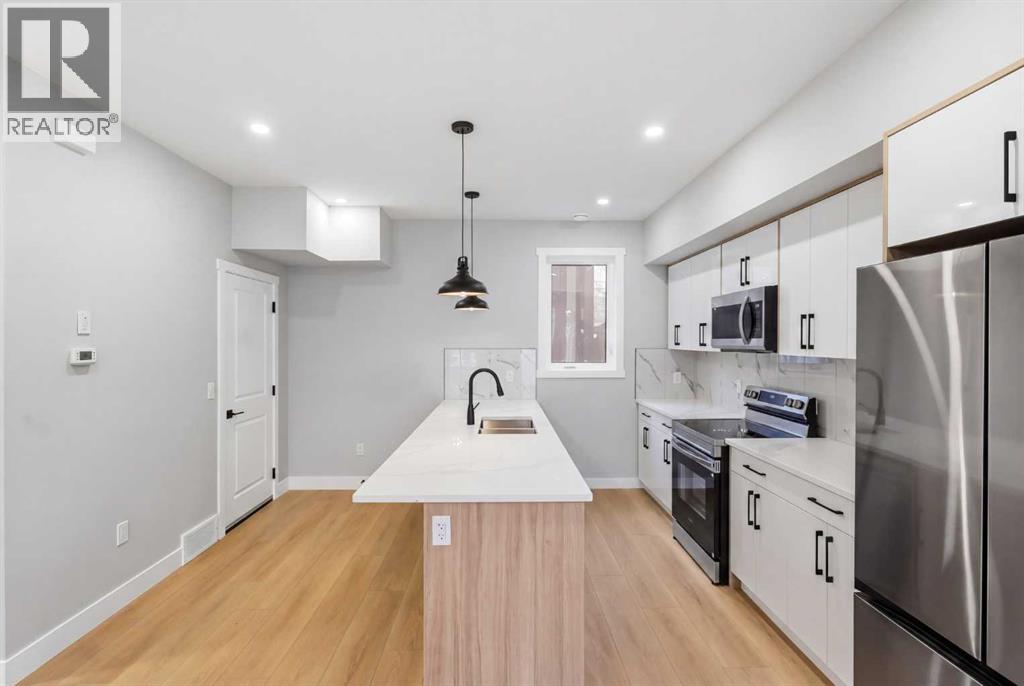 1636 19 Avenue NW - 10