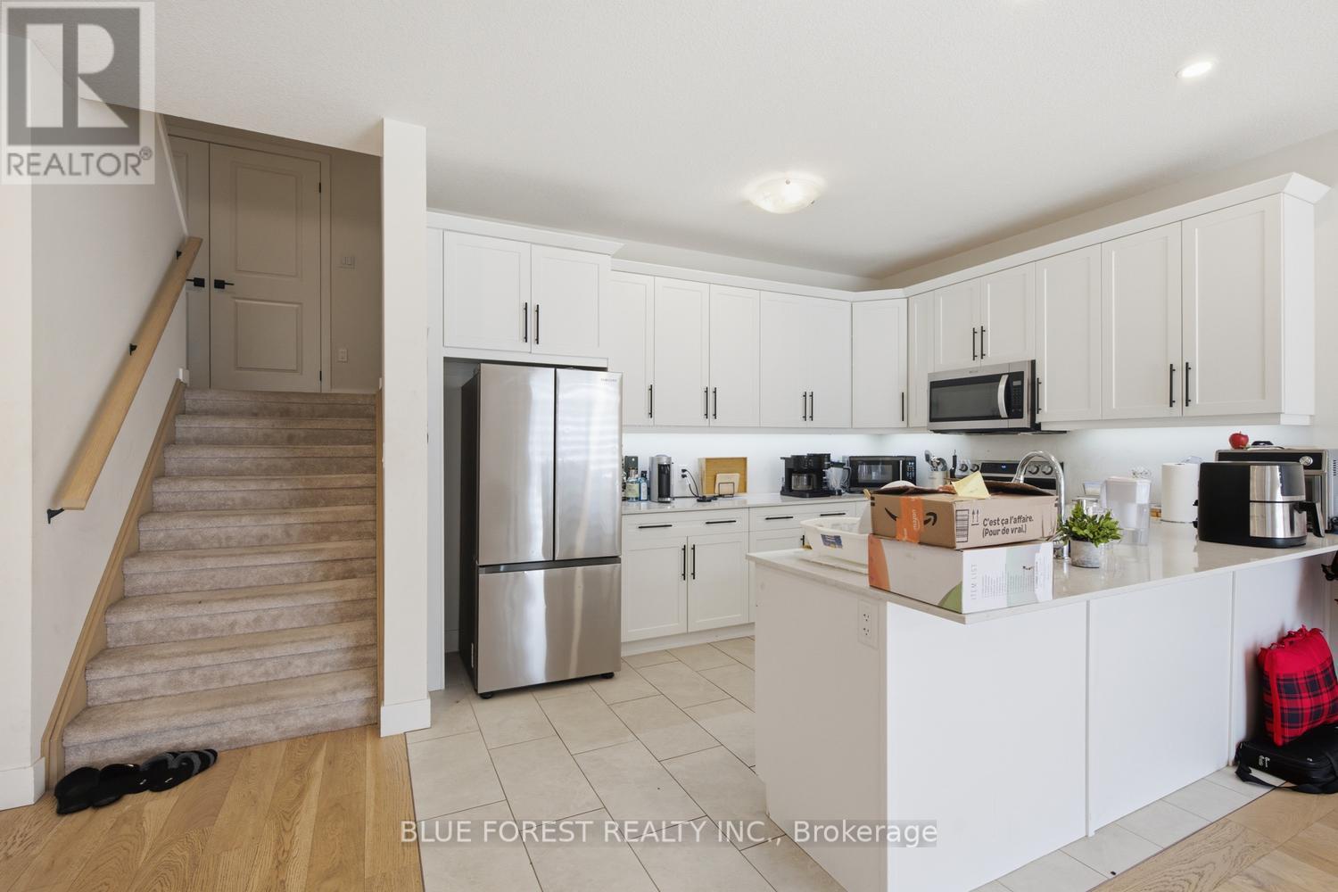 23 CHRISTOPHER COURT - 12