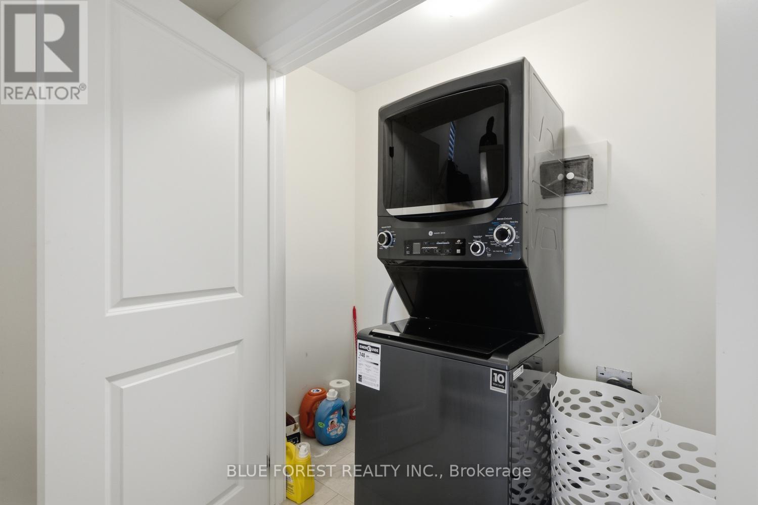 23 CHRISTOPHER COURT - 18