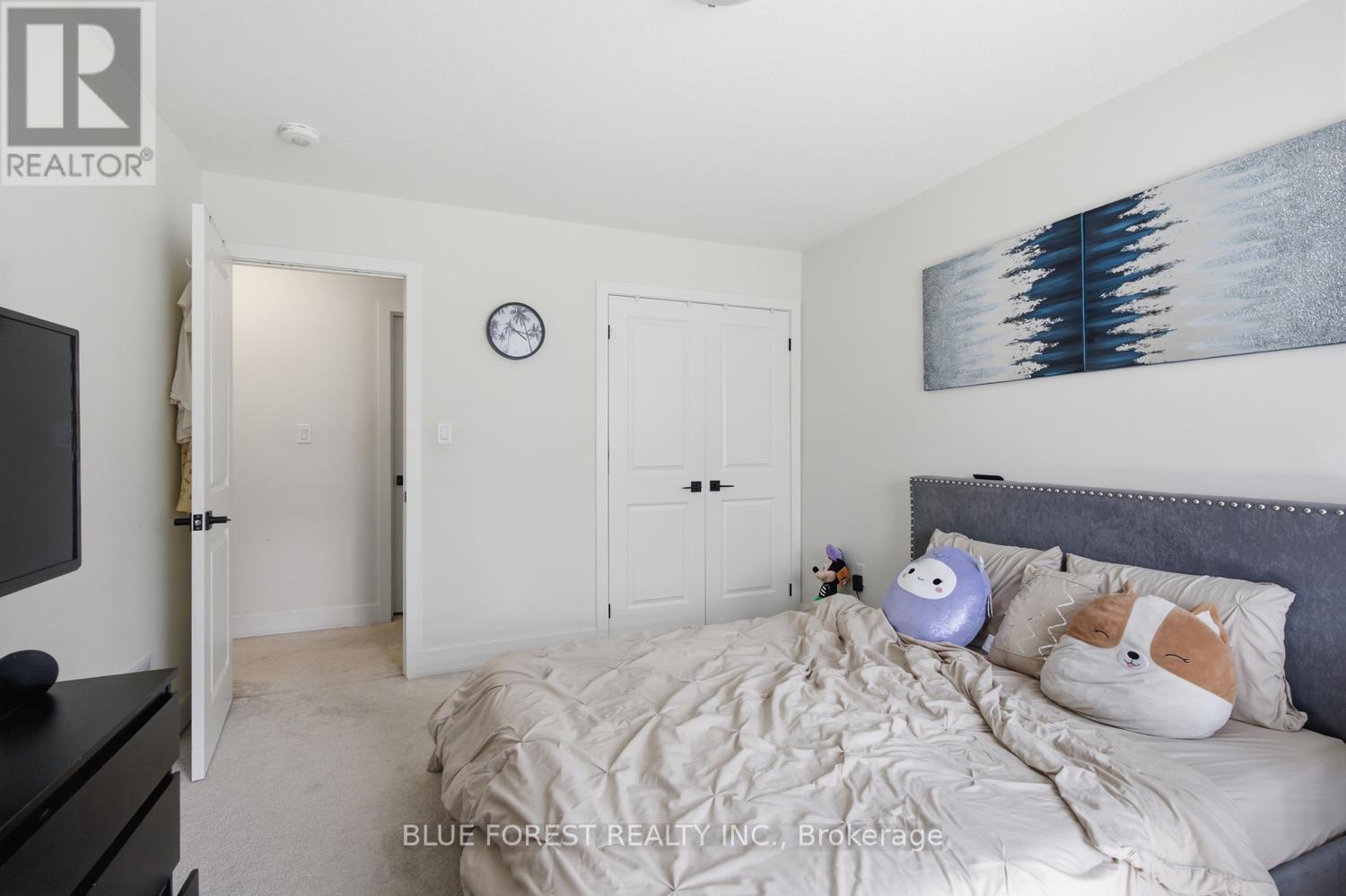 23 CHRISTOPHER COURT - 20