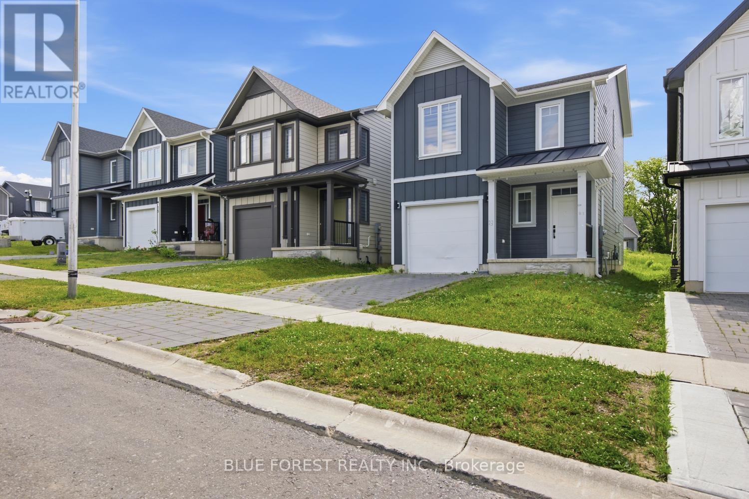 23 CHRISTOPHER COURT - 4