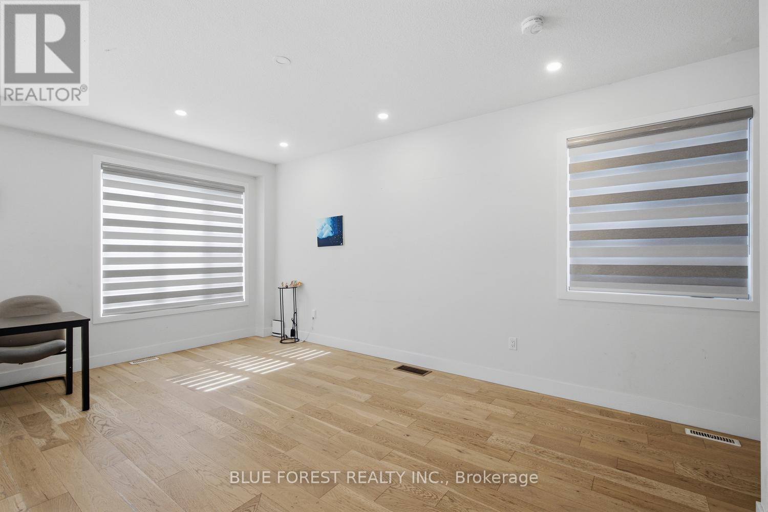 23 CHRISTOPHER COURT - 8