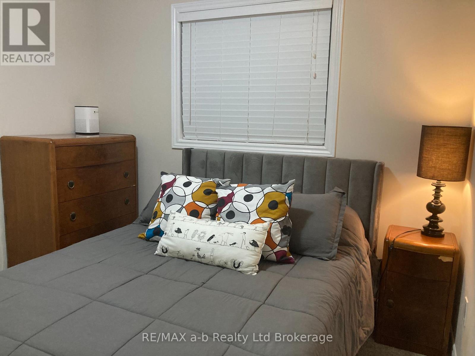 1380 CAEN AVENUE - 42