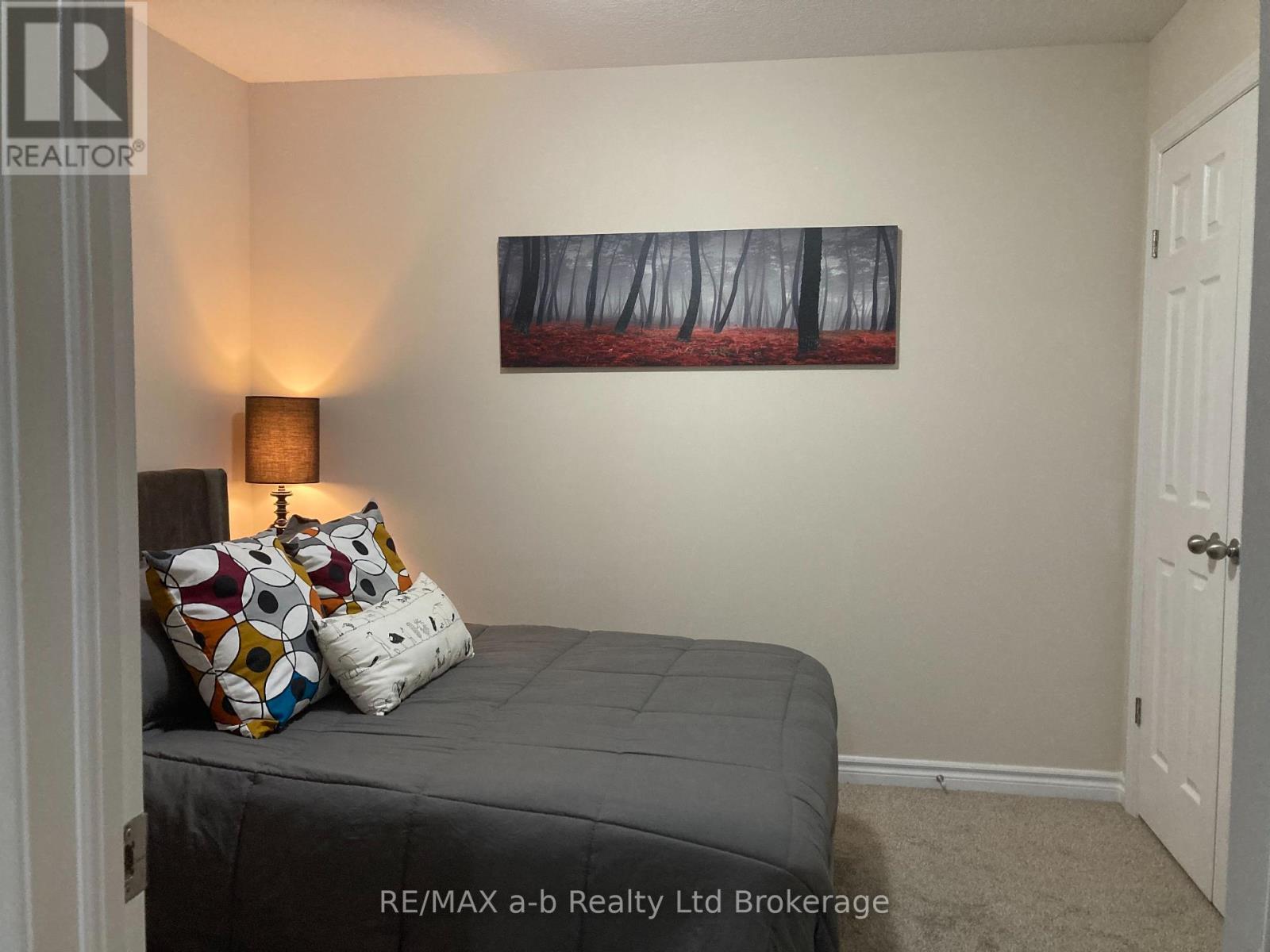 1380 CAEN AVENUE - 40