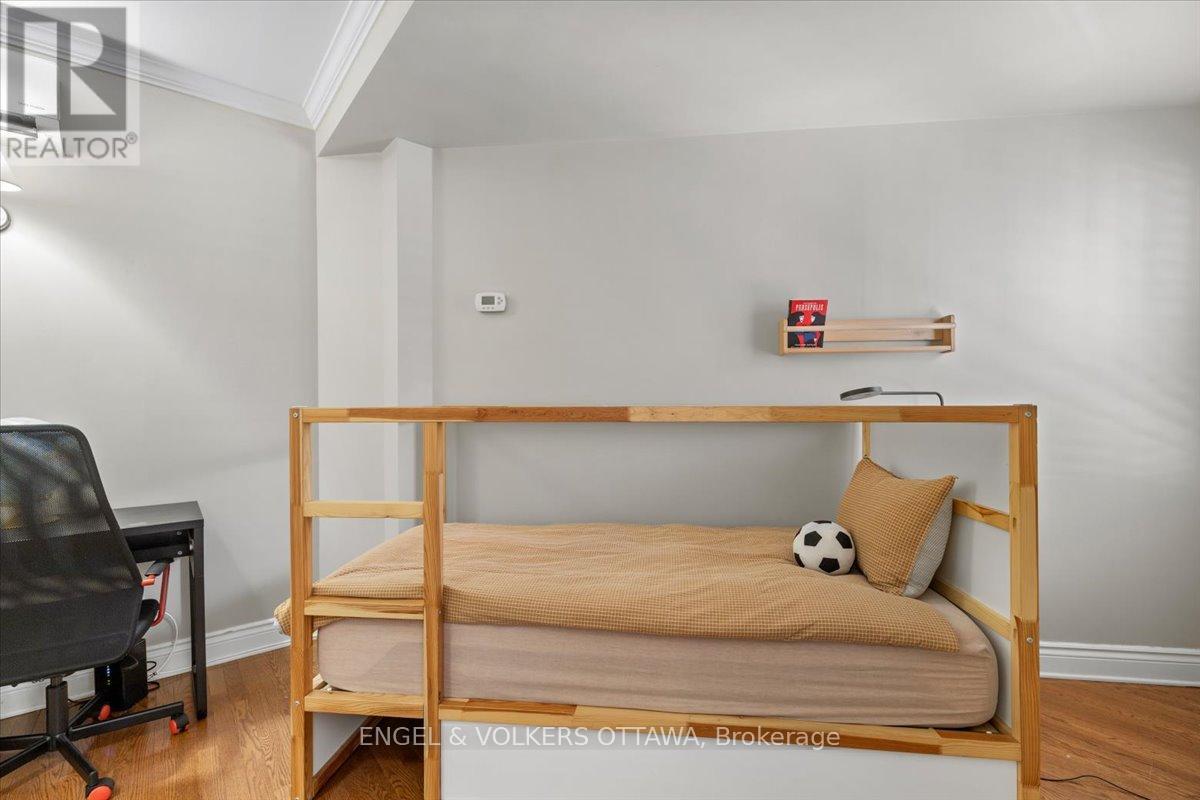 #2 139 GUIGUES AVENUE - 20