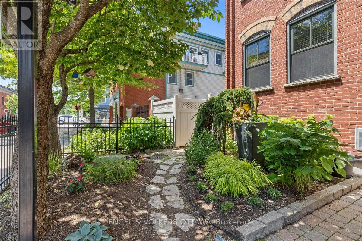 #2 139 GUIGUES AVENUE - 22