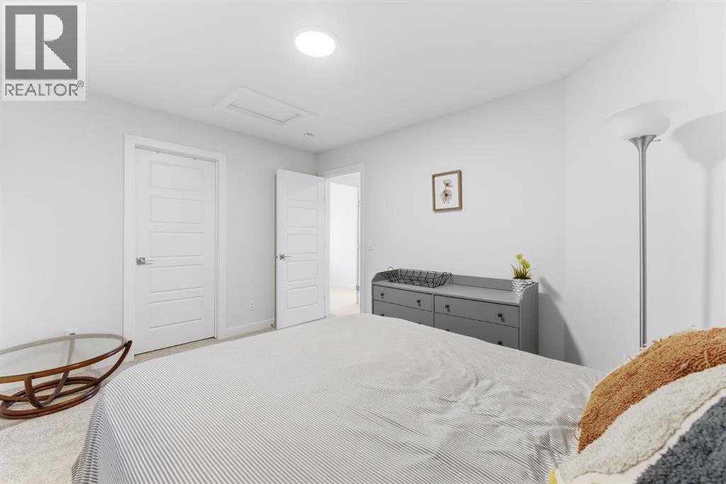 936 Langholm Drive SE - 35