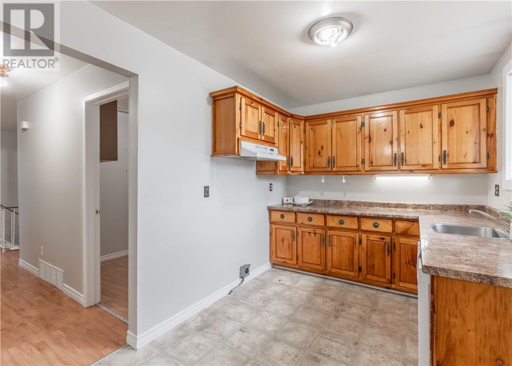 121 David Street - 11