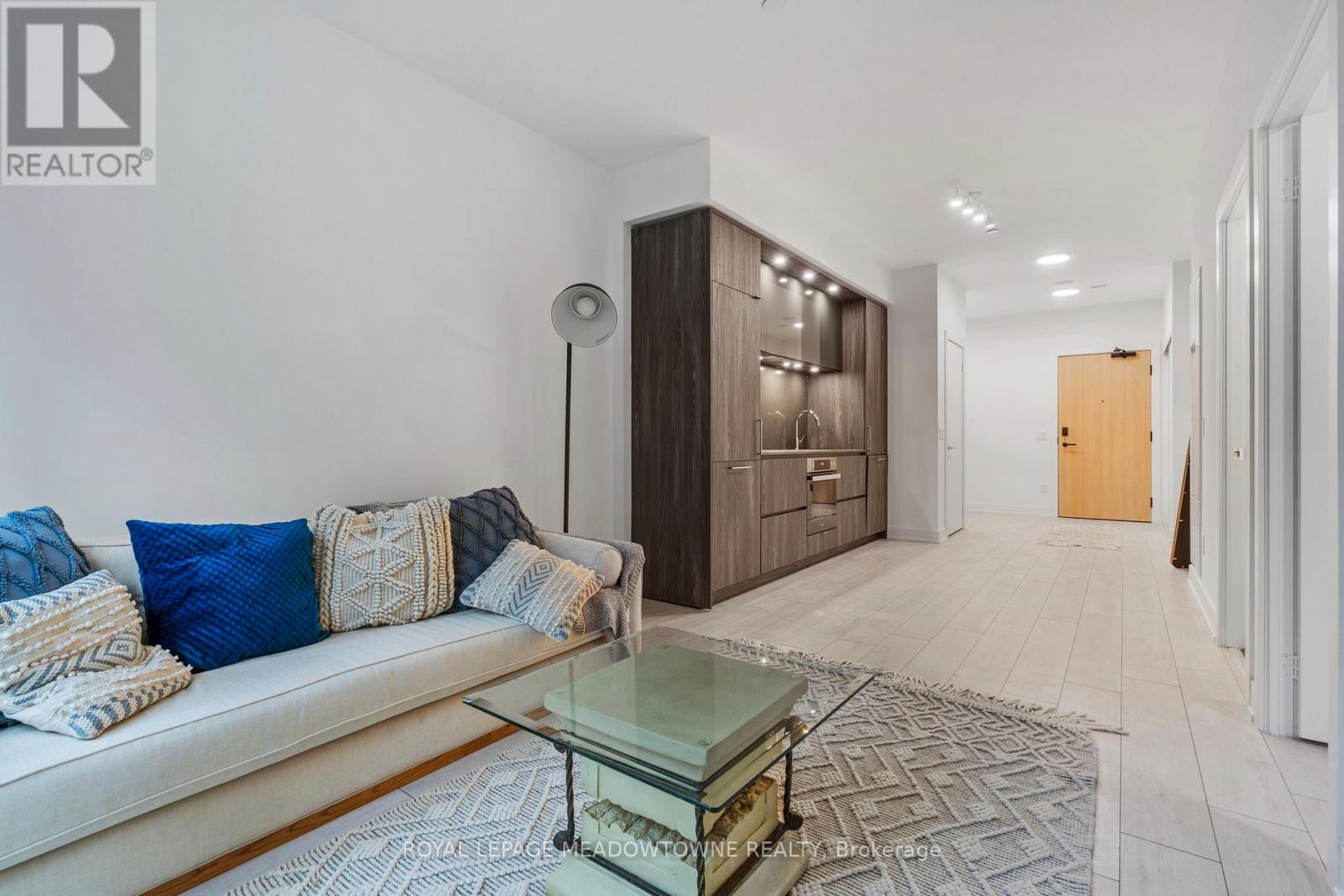 #813 15 MERCER STREET - 12