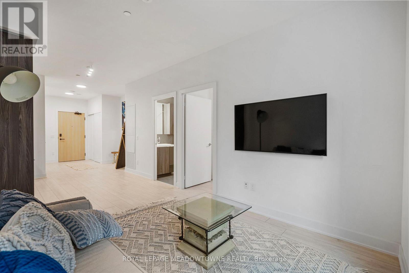 #813 15 MERCER STREET - 14