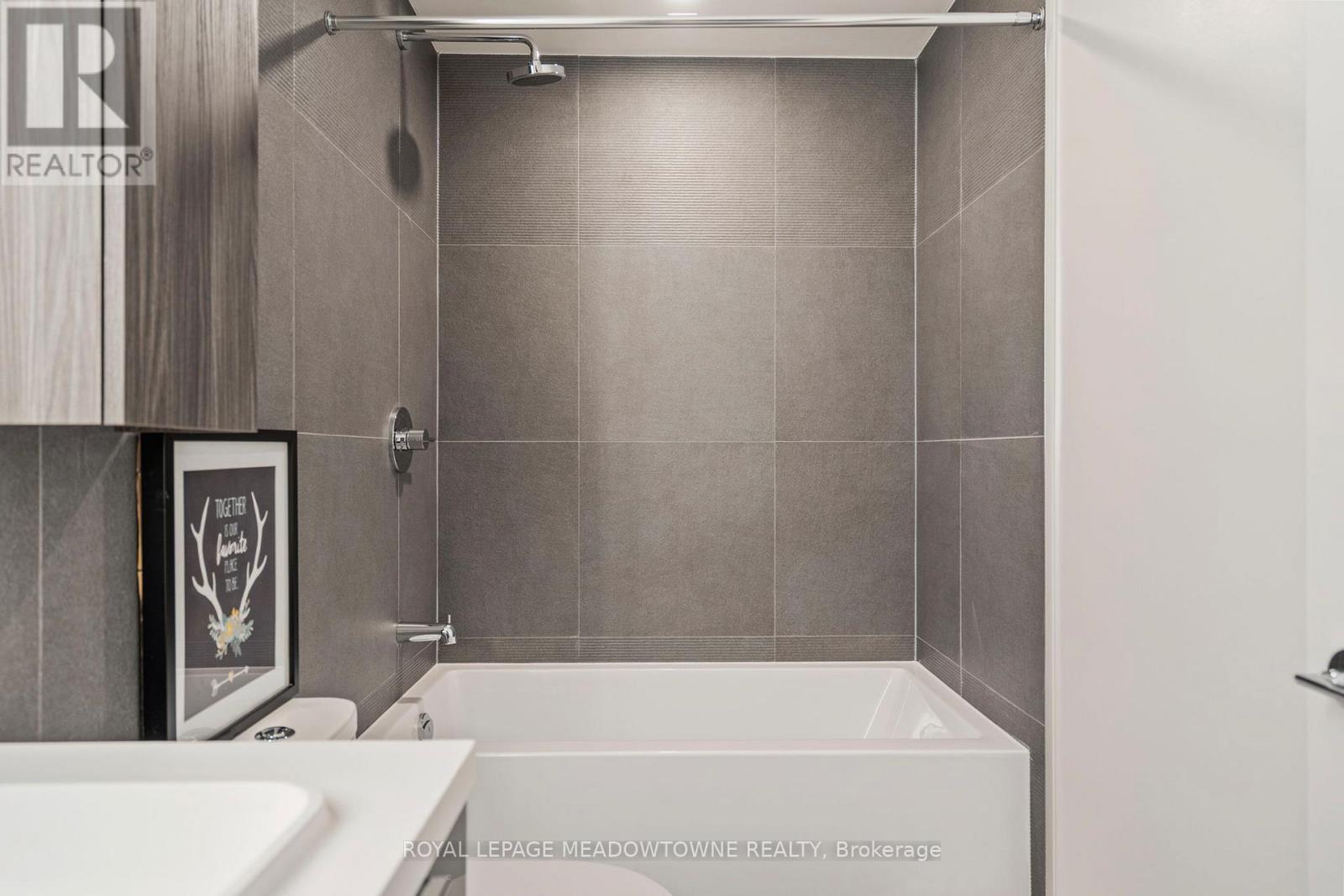 #813 15 MERCER STREET - 19