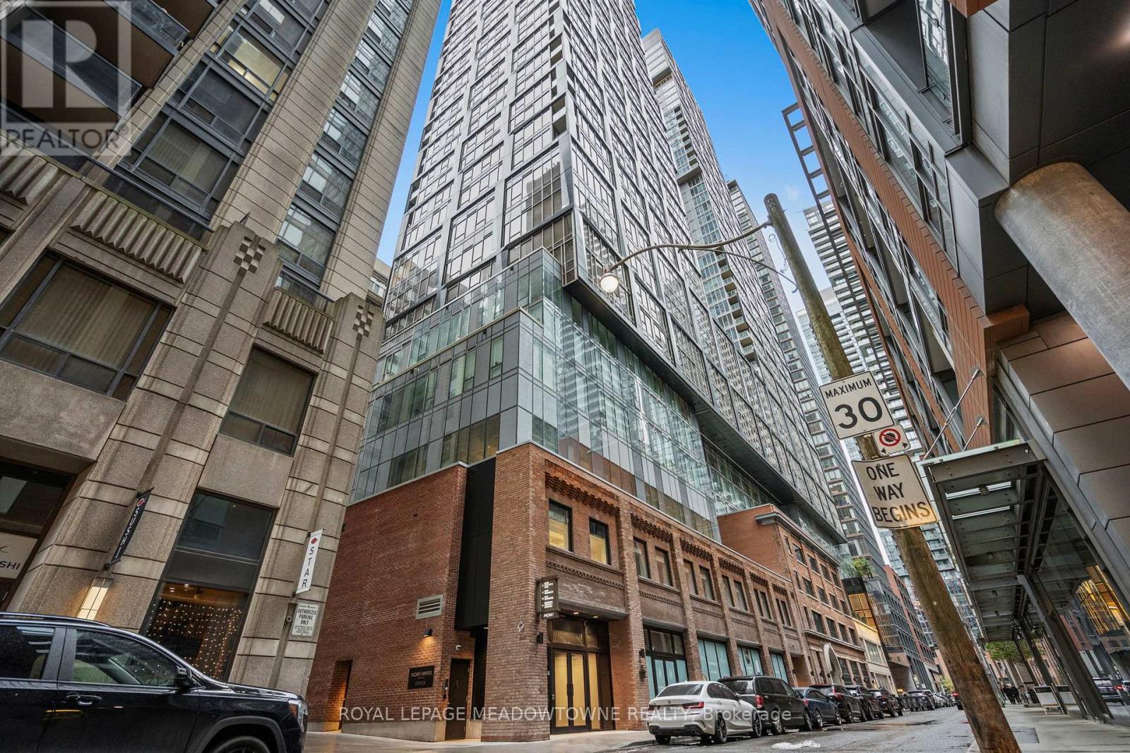 #813 15 MERCER STREET - 23