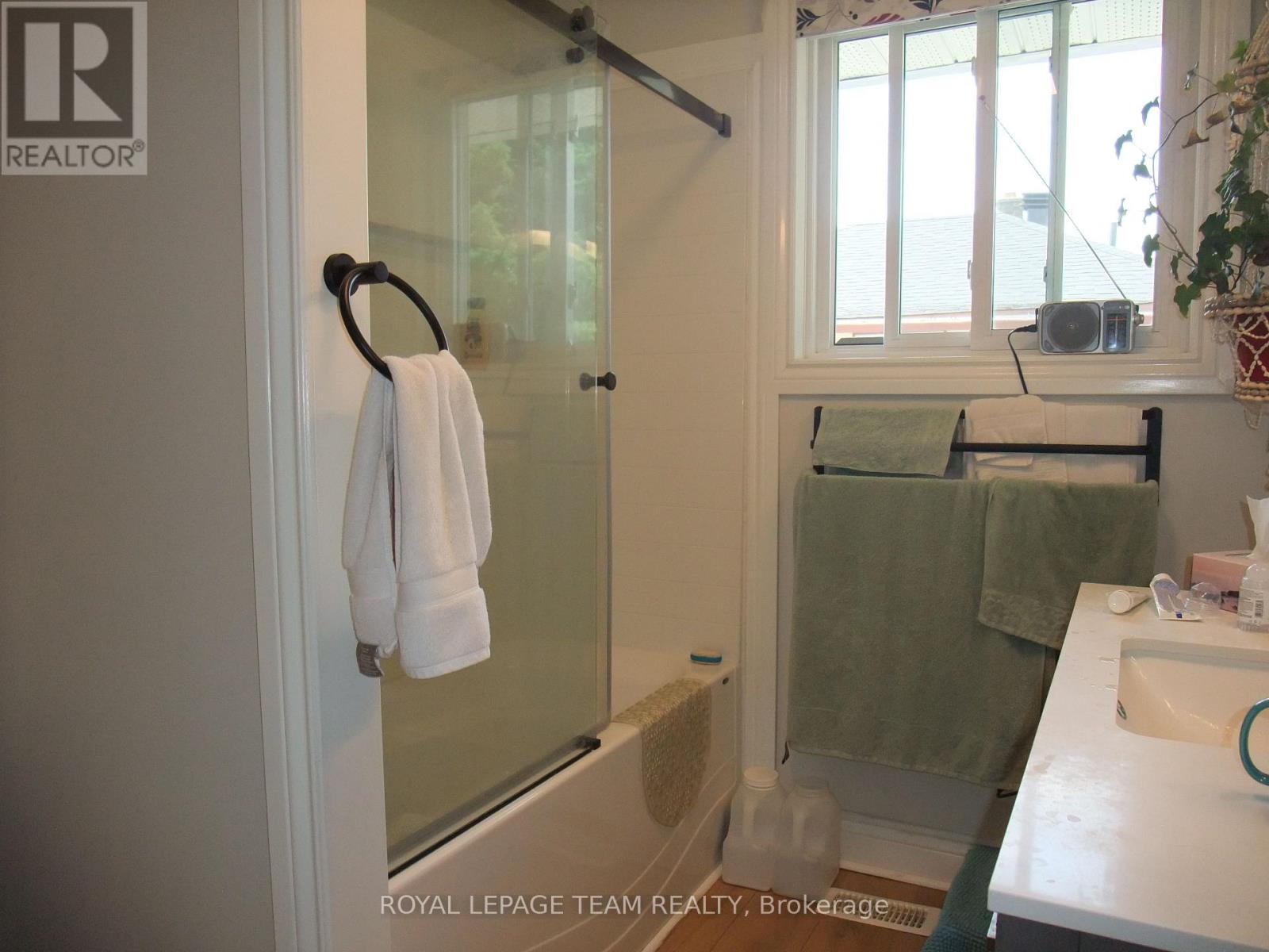 343 HARRY STREET - 13