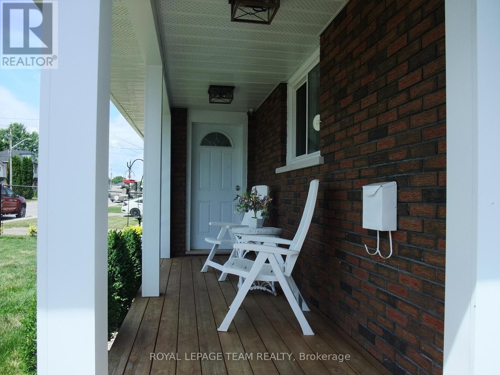 343 HARRY STREET - 22