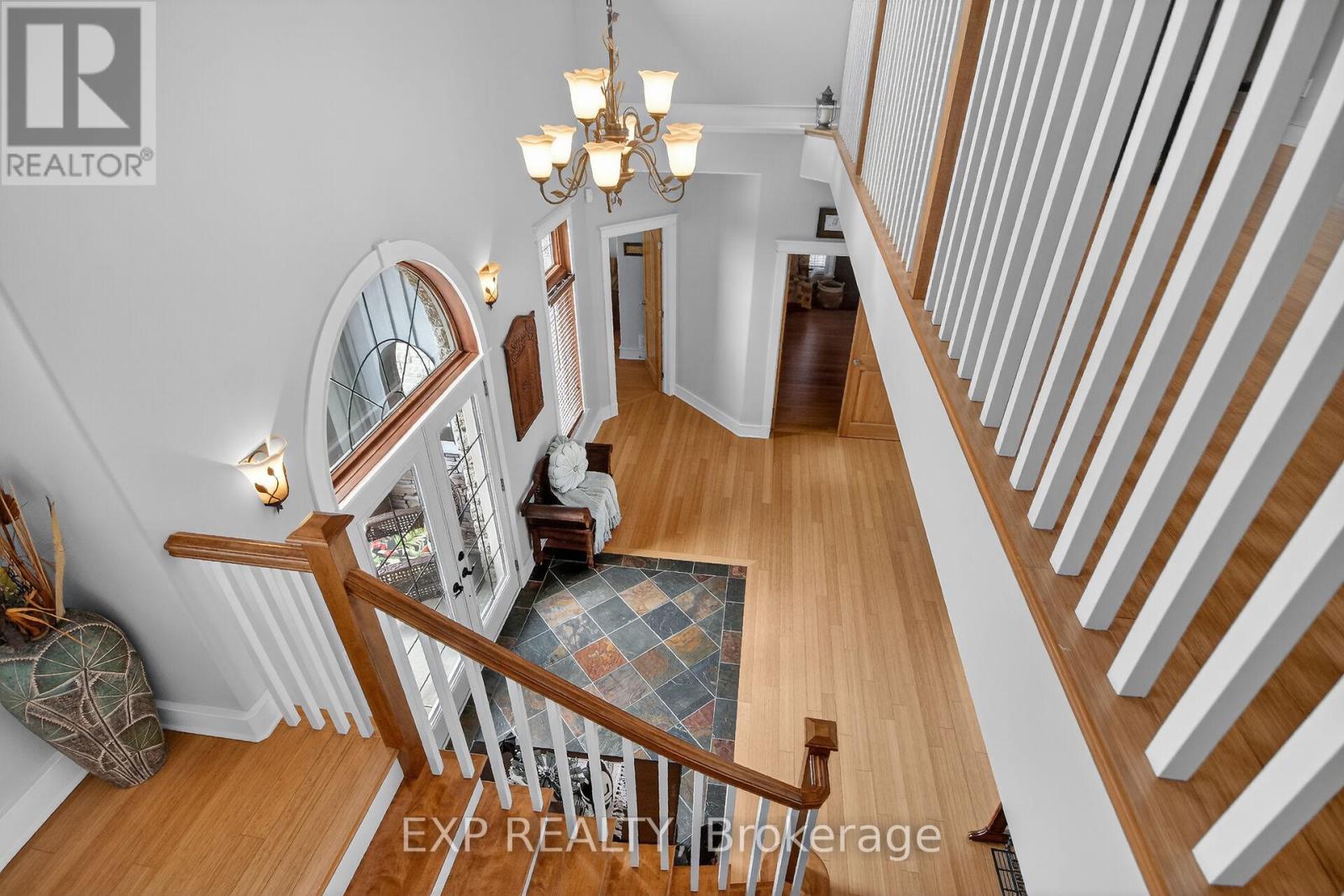 6715 SUNCREST DRIVE - 21