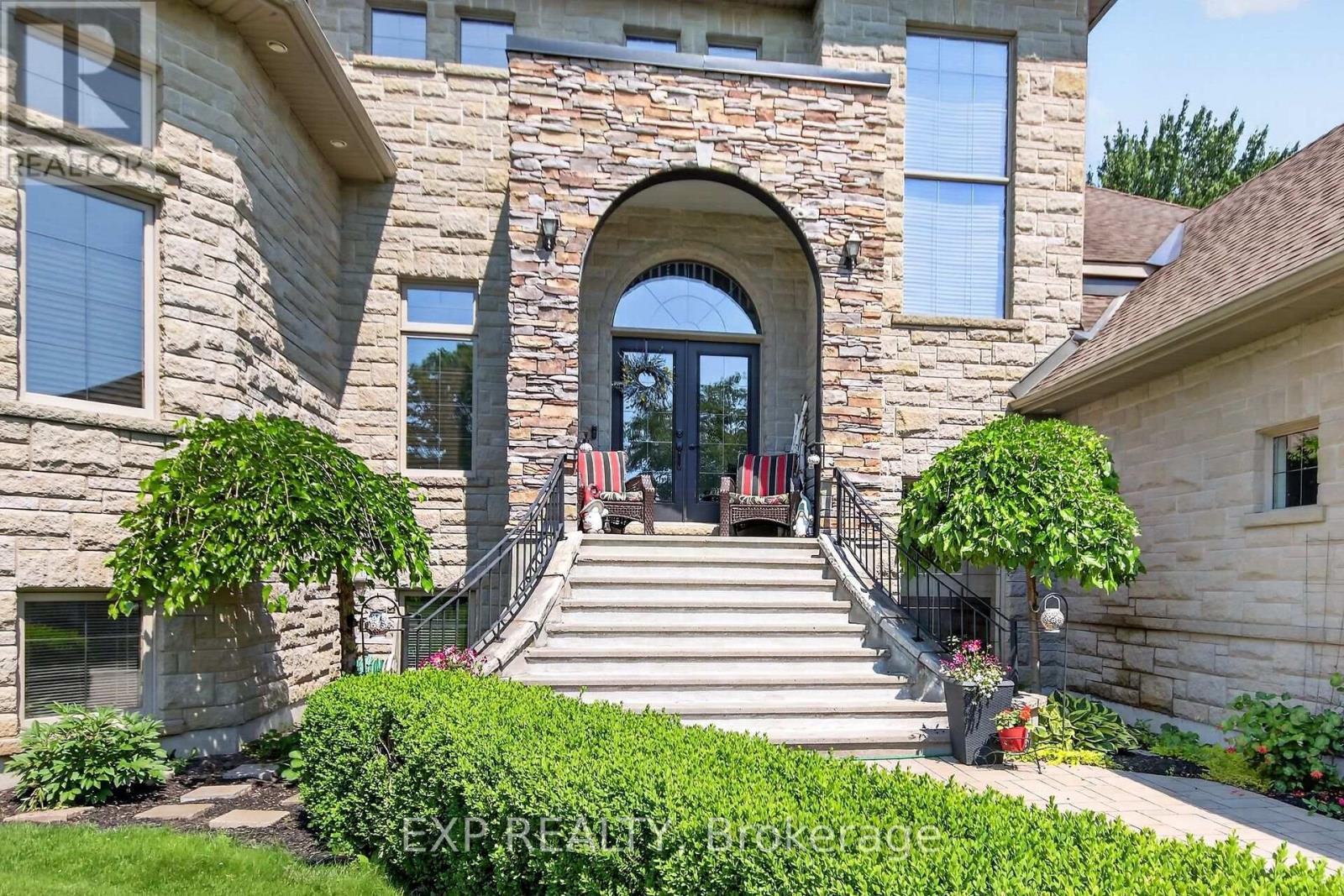6715 SUNCREST DRIVE - 3