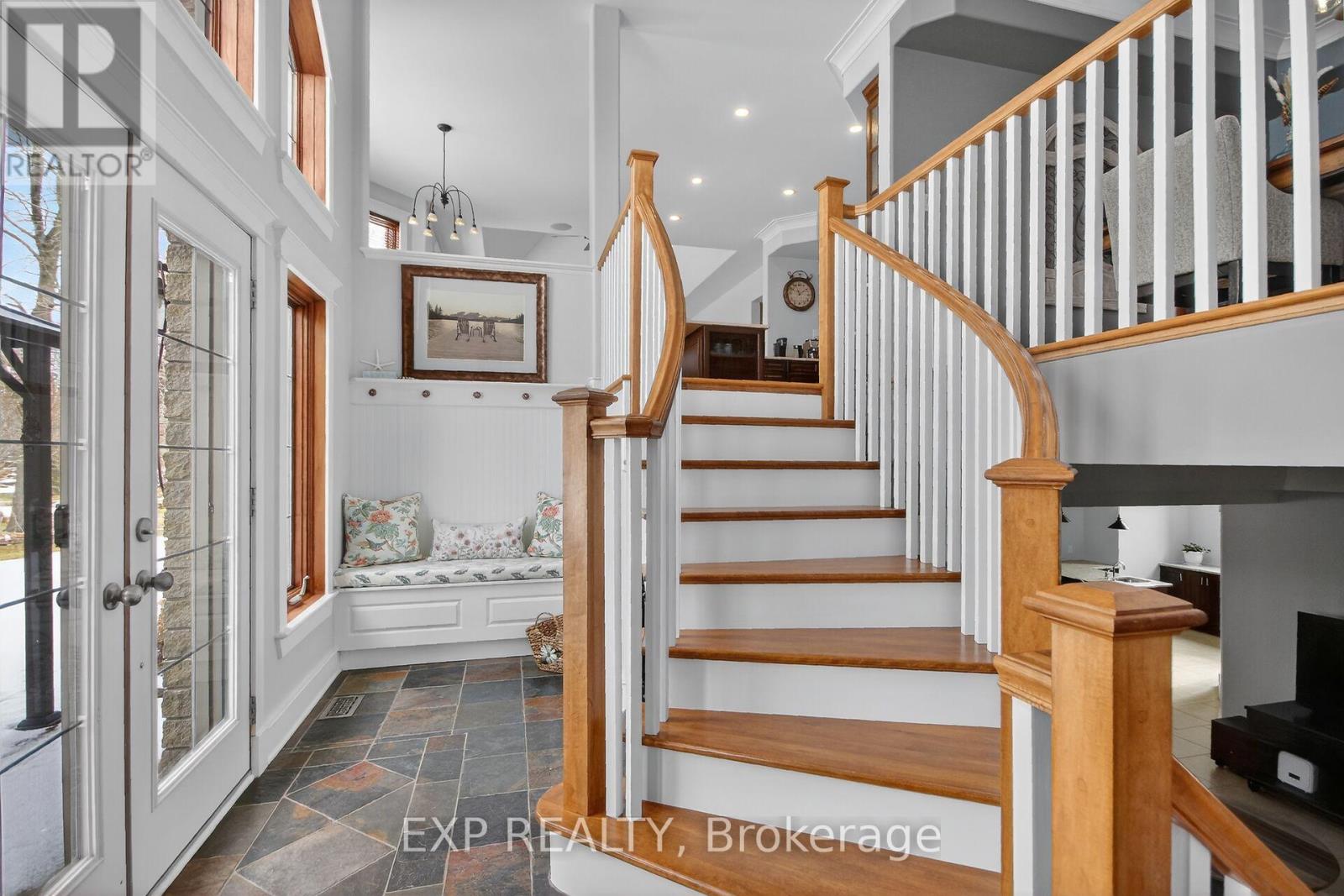 6715 SUNCREST DRIVE - 41