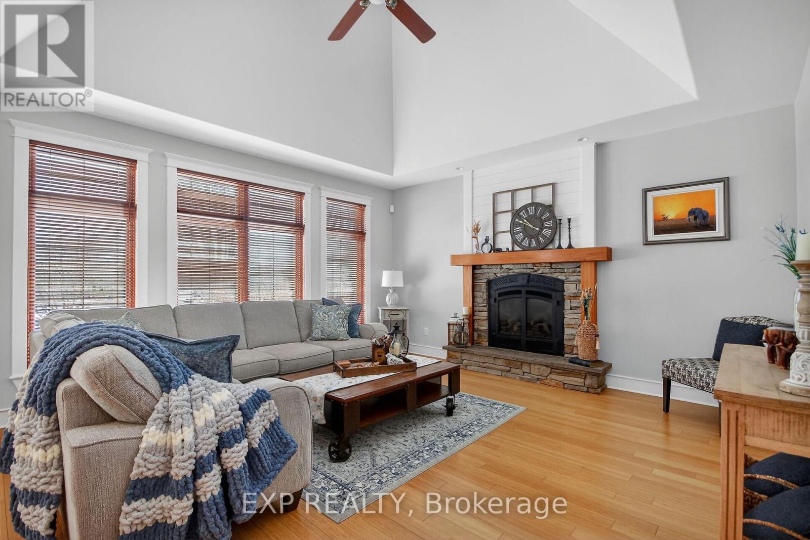 6715 SUNCREST DRIVE - 6