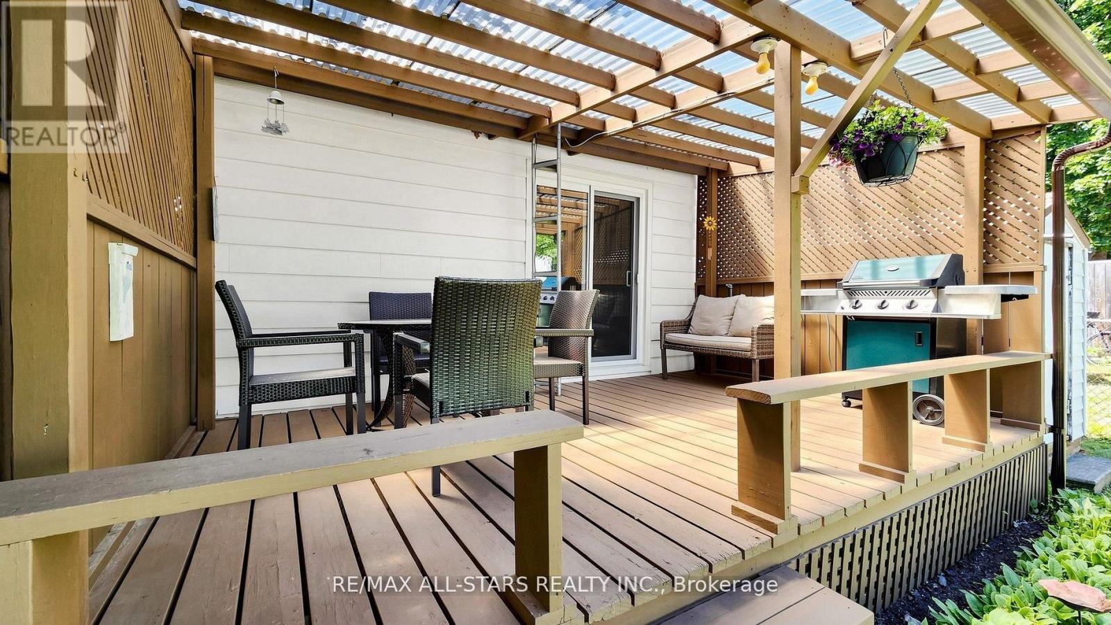 11 MARIETTA STREET - 32