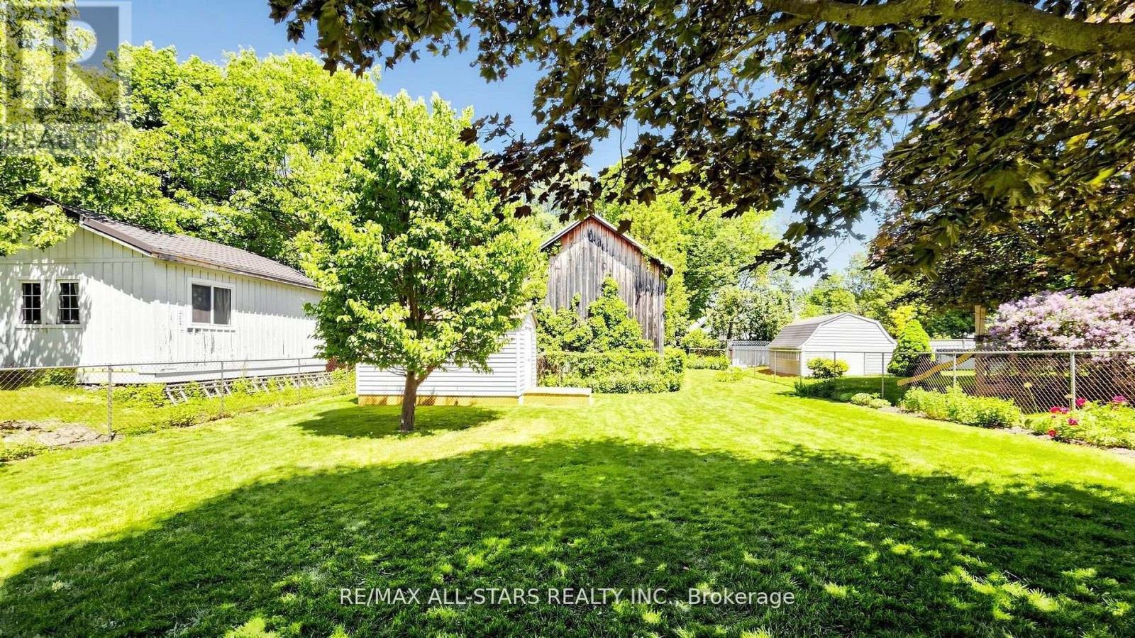 11 MARIETTA STREET - 35