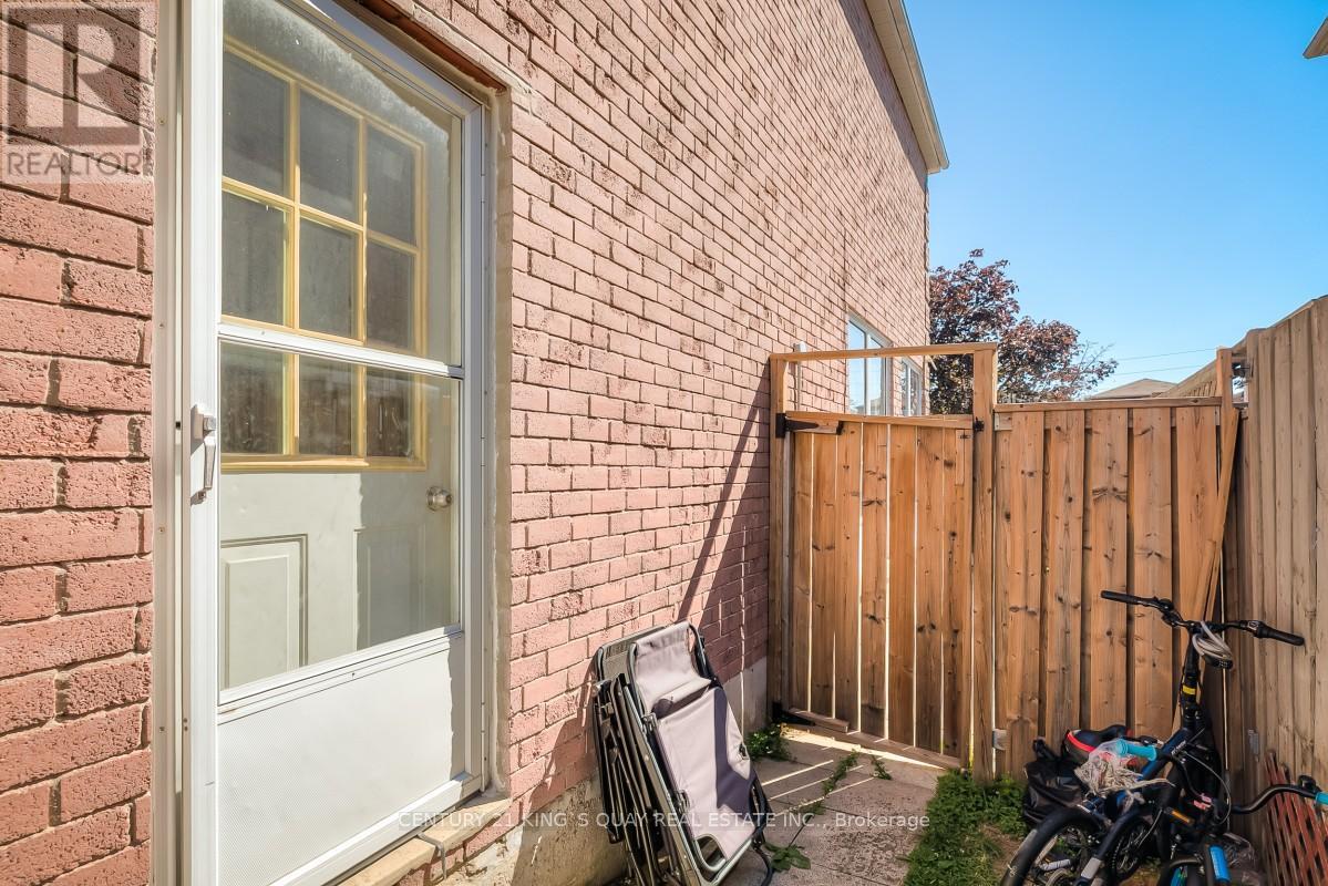 62 STATHER CRESCENT - 37