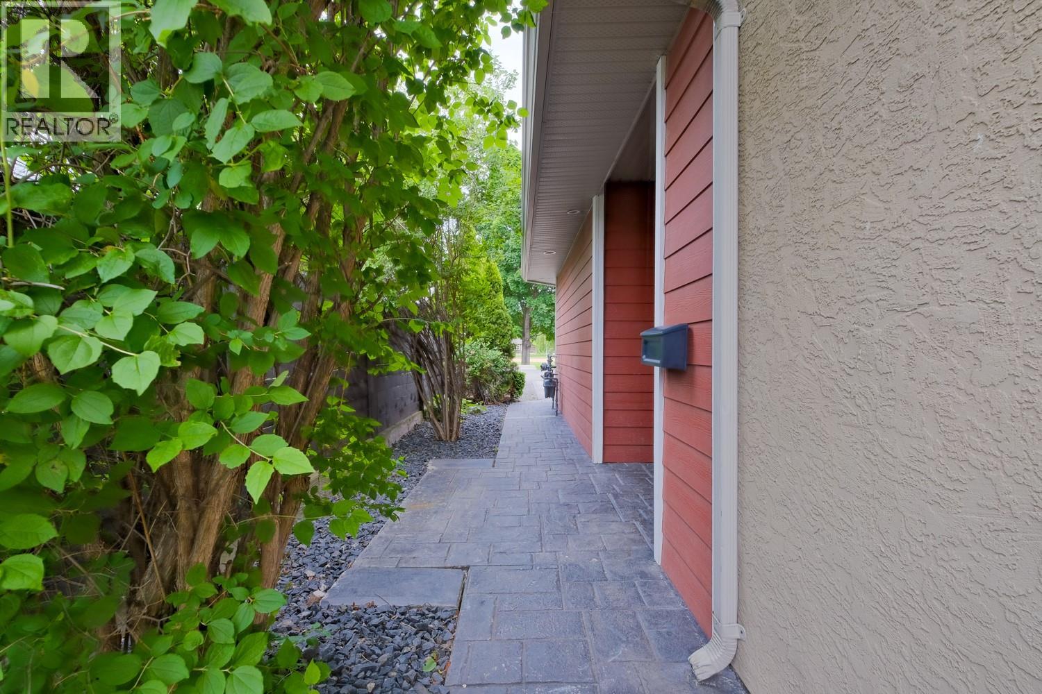 755 Birch Avenue - 10
