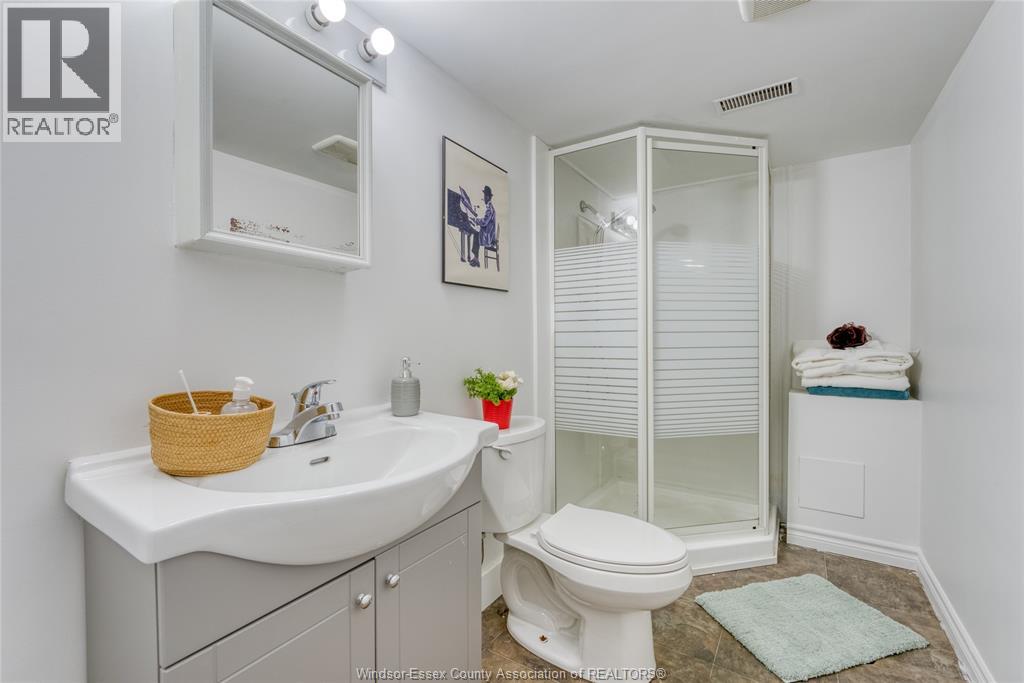 3414 DOMINION AVENUE - 31