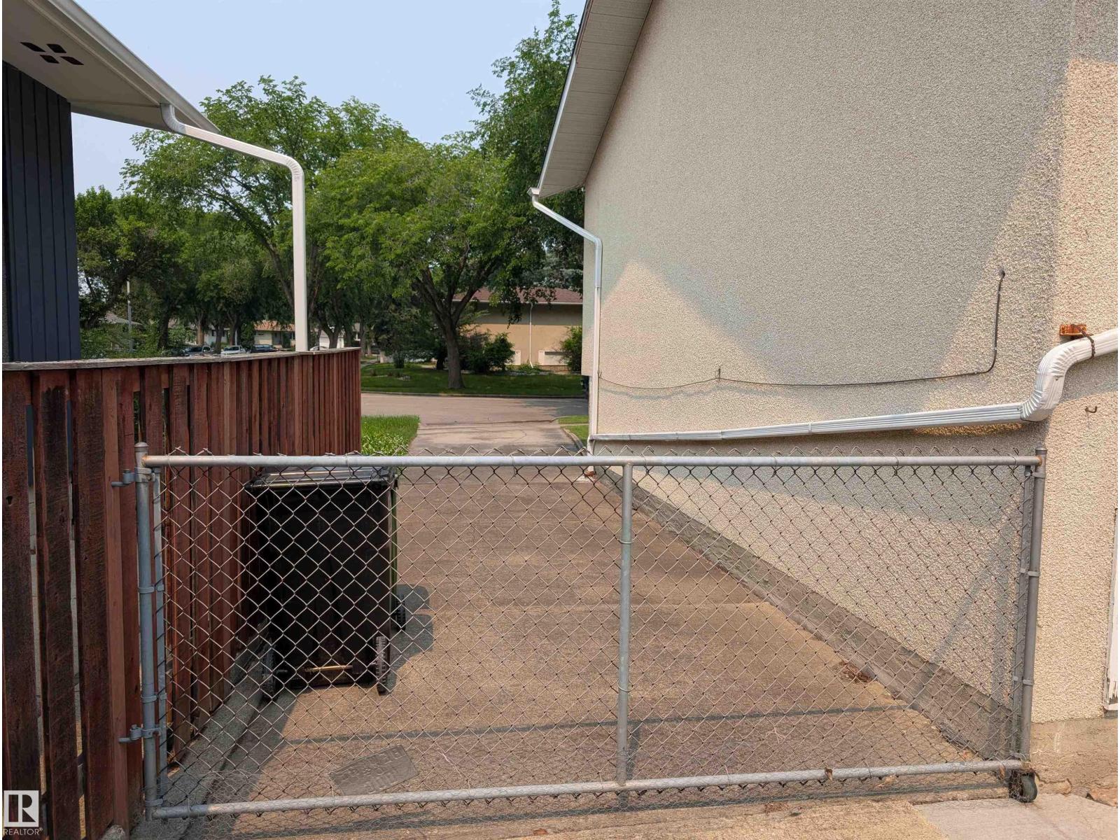 6415 147 AV NW — photo 12
