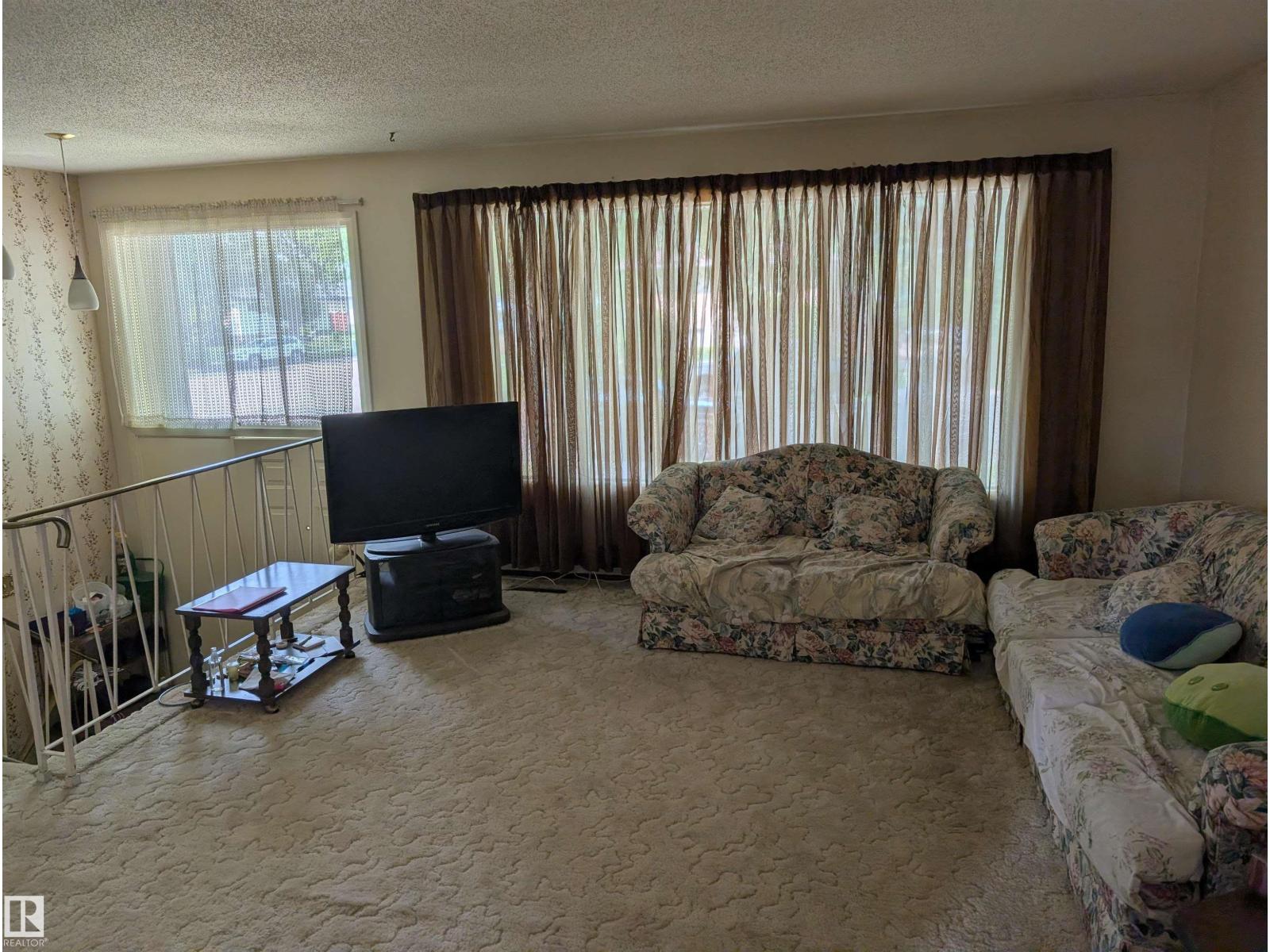6415 147 AV NW - photo 2
