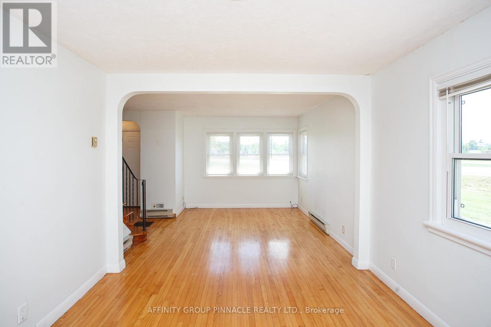 3555 7 HIGHWAY - 17