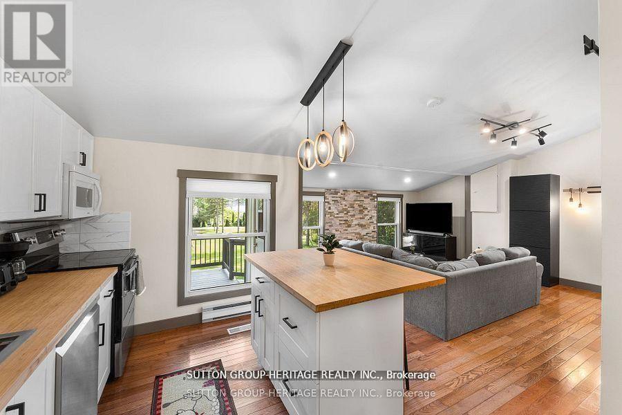 682 NORTH SHORE DRIVE E - 10